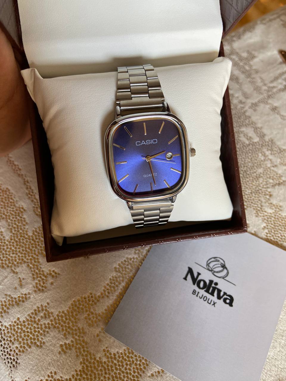 CASIO tableau bleu foncé